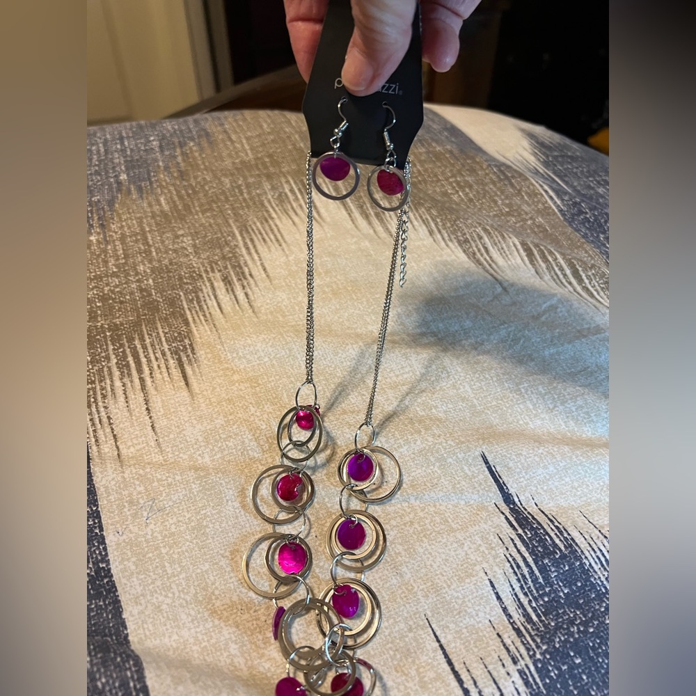 Necklace/earring set